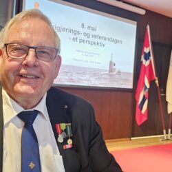 8. mai. -Sterk markering på Valdres Folkemuseum, dokumentert med artikkel, 28 bilete og to videoar.