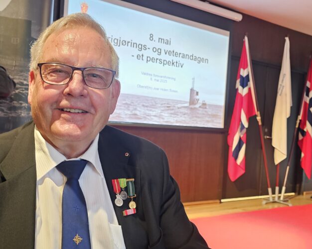 8. mai. -Sterk markering på Valdres Folkemuseum, dokumentert med artikkel, 28 bilete og to videoar.