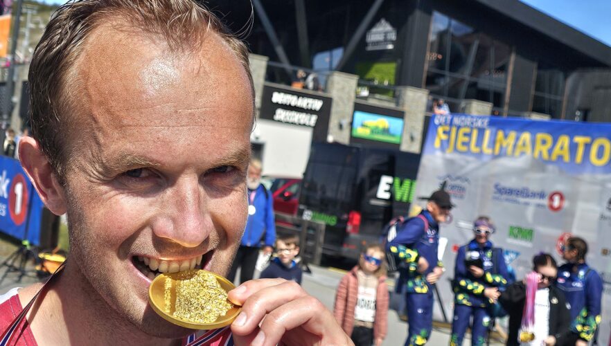 Jostein Rogstad frå Skrautvål blei suveren vinnar av Fjellmaraton 2025 – eit løp for historia!